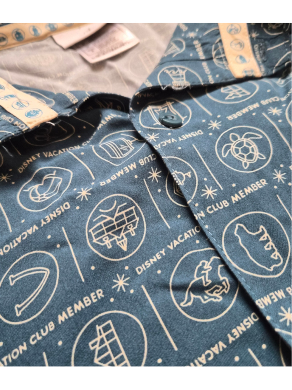 Men's Disney Parks Button Down Shirt Size S Blue White Vacation Club